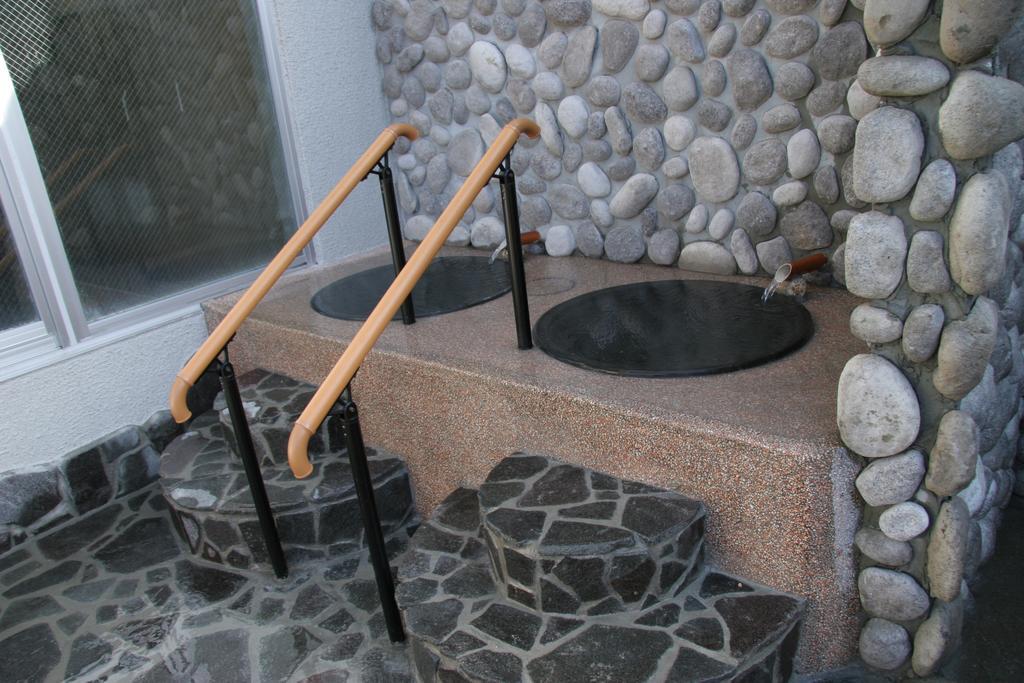 Natural Onsen Hostel Hidamari No Yu Takayama  Exterior foto